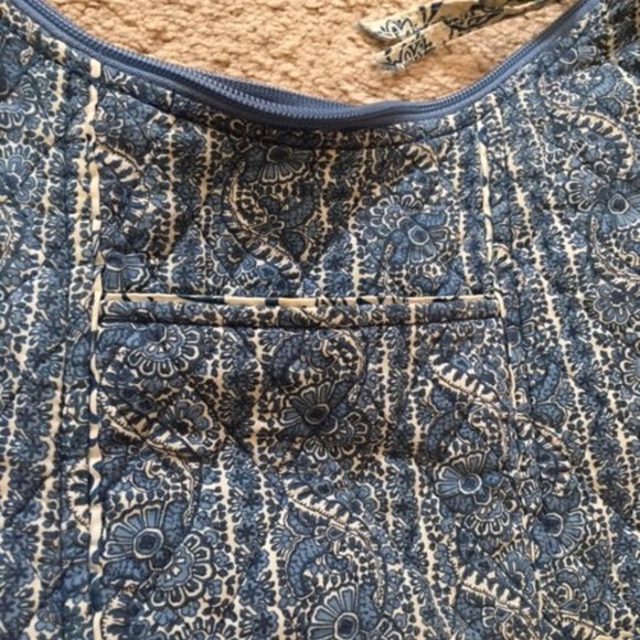 Lily Waters Expressions Quilted Floral Shoulder Zip Bag Blue White - Picture 3 of 16